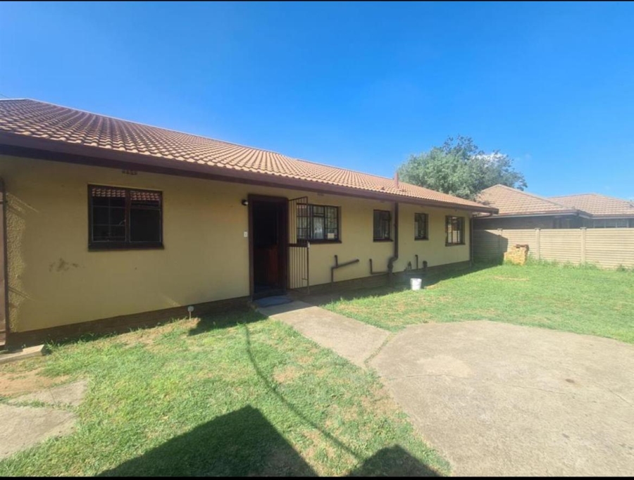 3 Bedroom Property for Sale in Vaalpark Free State